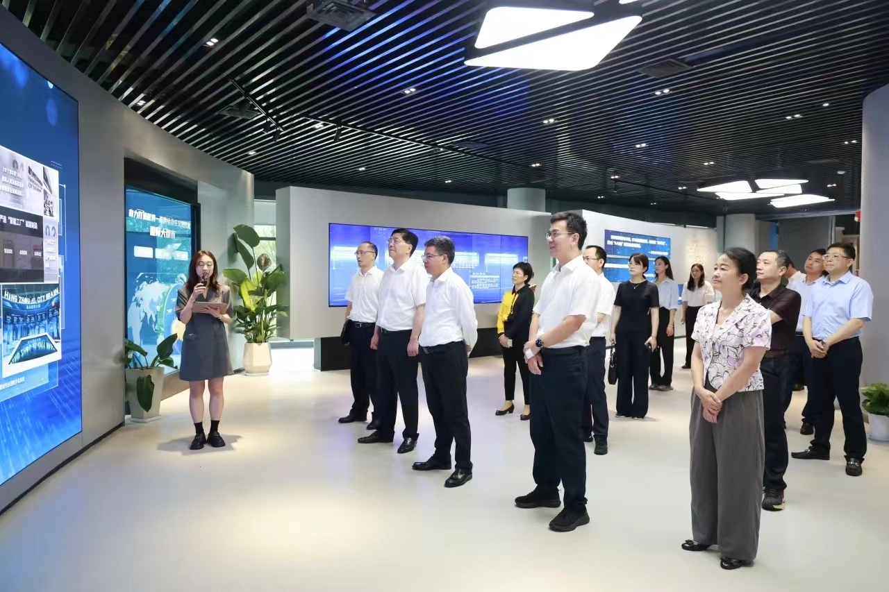 浙江省人大常委會副主任暨軍民一行蒞臨當(dāng)虹科技調(diào)研